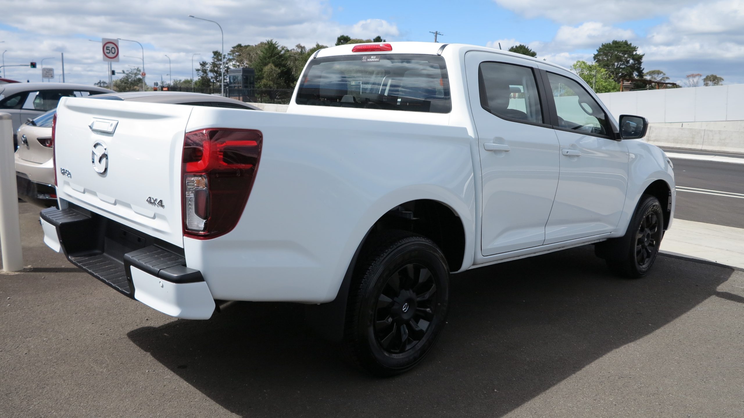 2025 Mazda BT-50 XT Utility Dual Cab 4dr Auto 6sp 4×4 3.0DT - Image 4