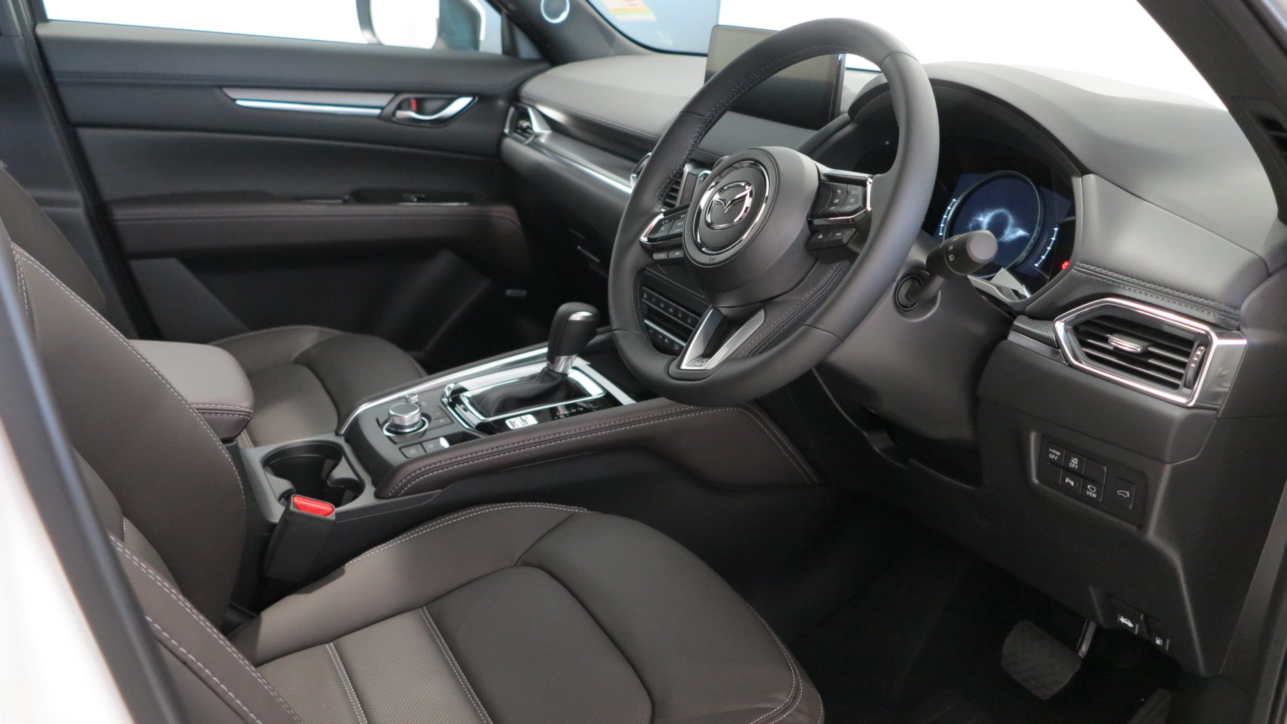 2026 Mazda CX-5 G35 Akera Wagon 5dr SKYACTIV-Drive 6sp i-ACTIV AWD 2.5T - Image 4
