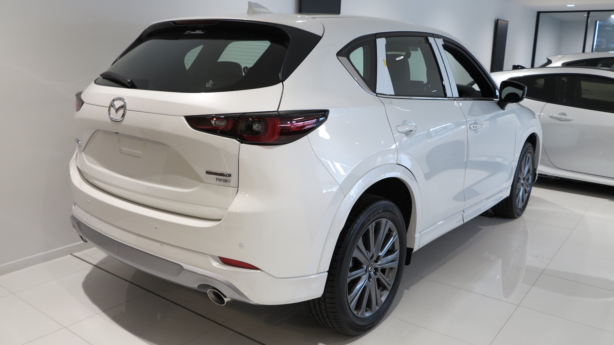 2026 Mazda CX-5 G35 Akera Wagon 5dr SKYACTIV-Drive 6sp i-ACTIV AWD 2.5T - Image 2