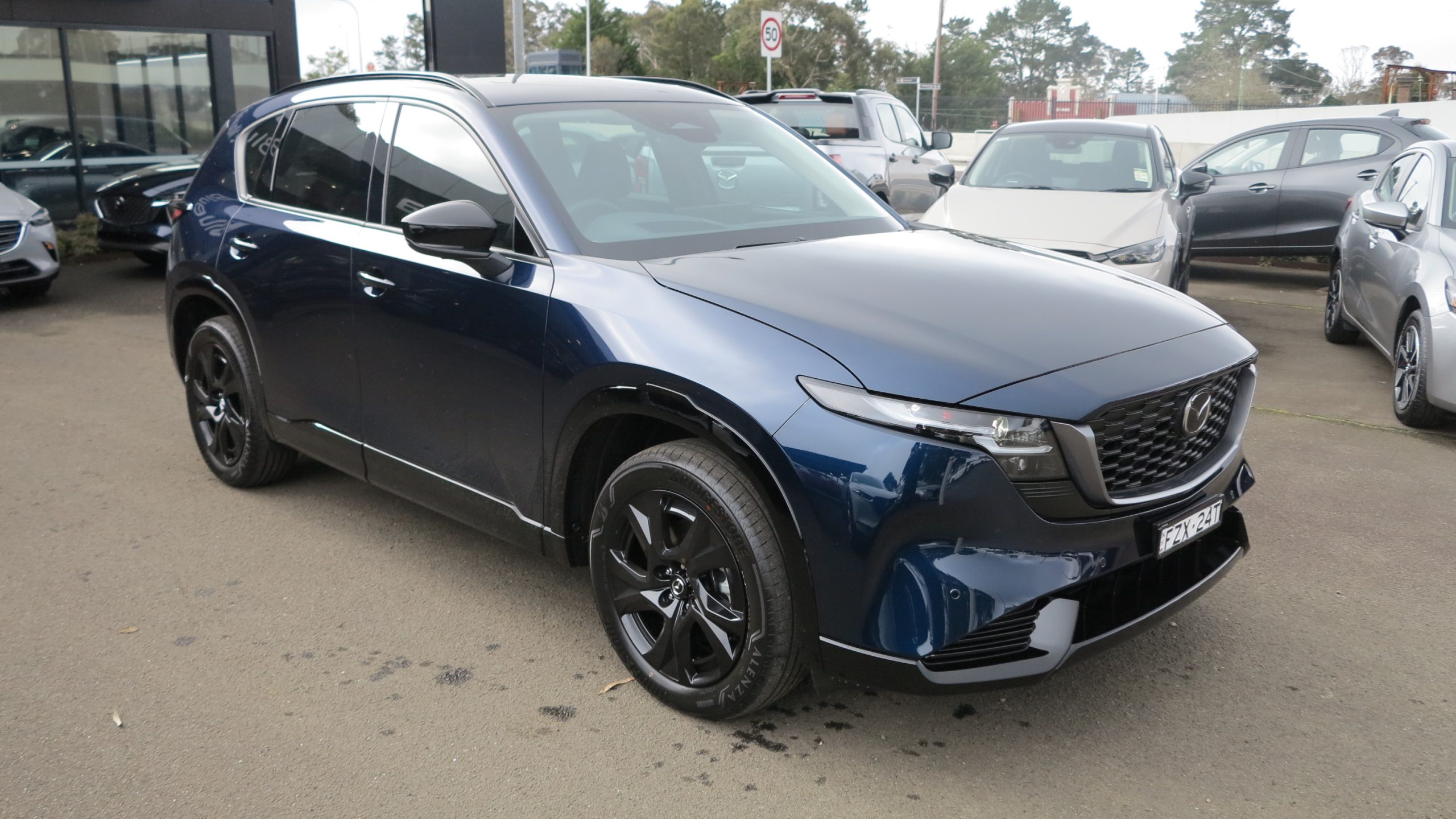 2026 Mazda CX-5 G25 Akera Wagon 5dr SKYACTIV-Drive 6sp i-ACTIV AWD 2.5i - Image 4