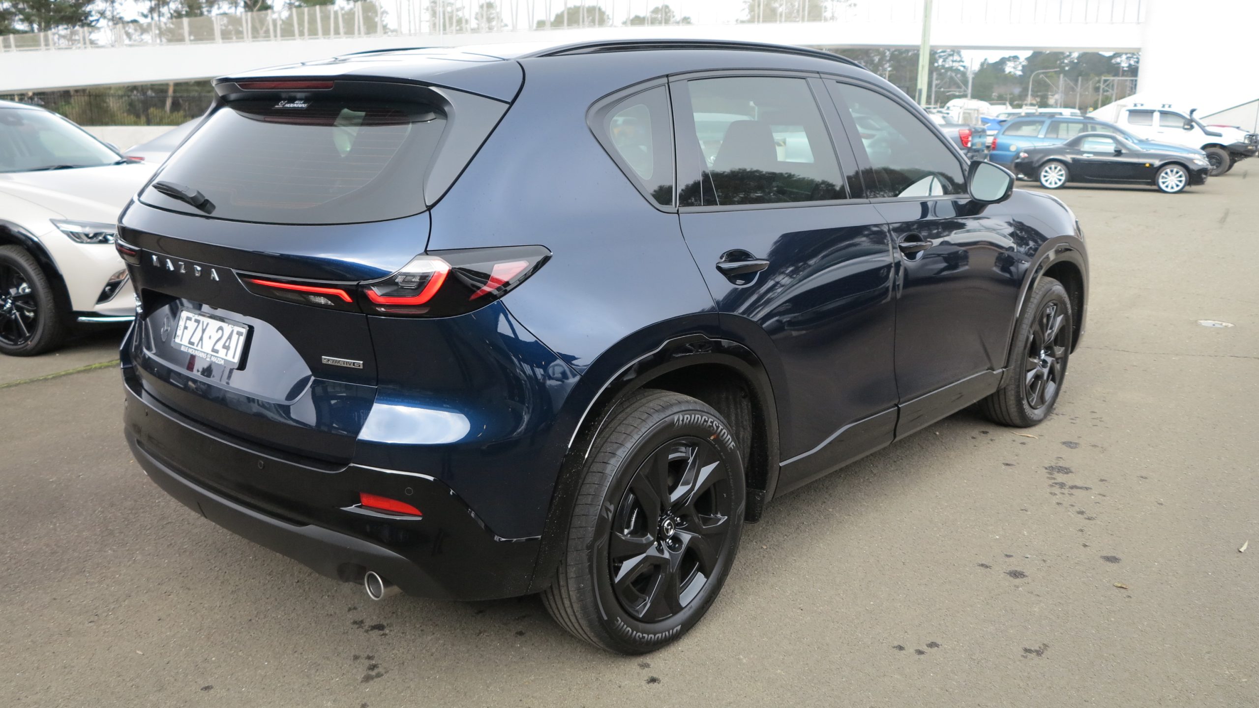 2026 Mazda CX-5 G25 Akera Wagon 5dr SKYACTIV-Drive 6sp i-ACTIV AWD 2.5i - Image 2