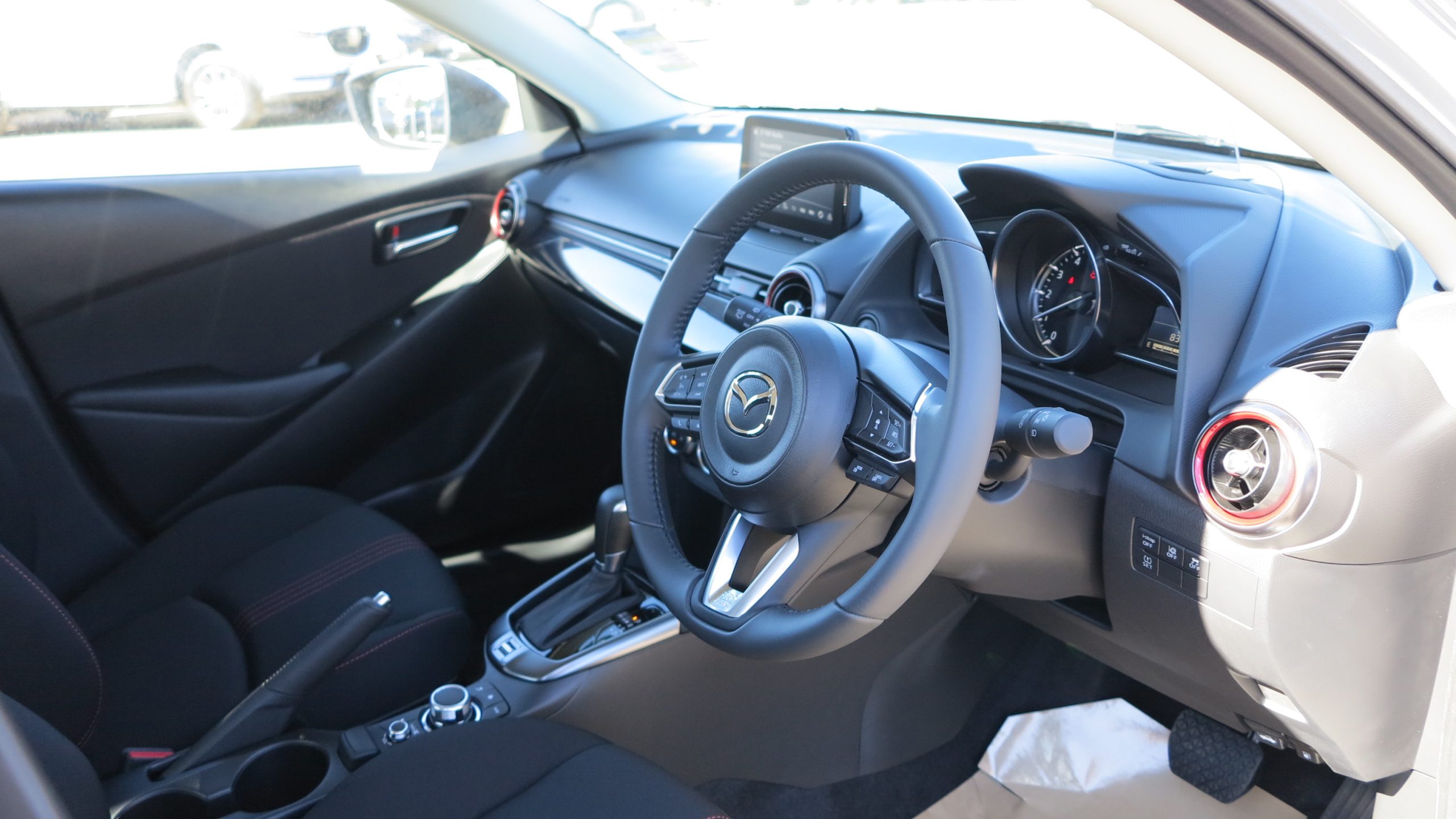 2026 Mazda 2 G15 Evolve Hatchback 5dr SKYACTIV-Drive 6sp 1.5i - Image 3