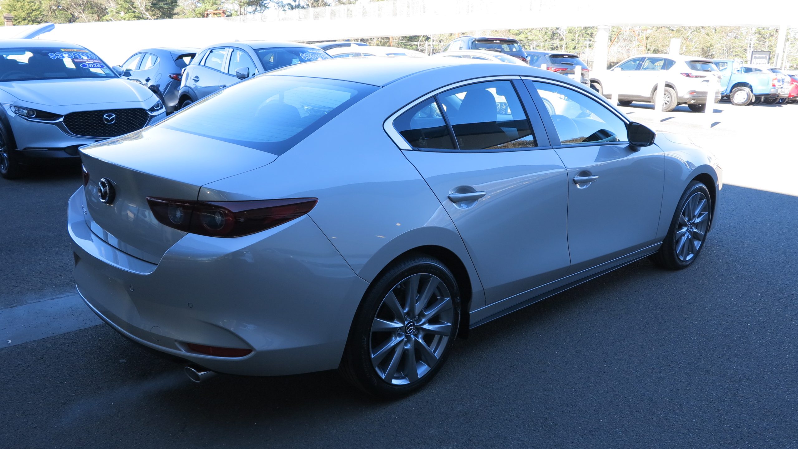 2026 Mazda 3 G20 Evolve Sedan 4dr SKYACTIV-Drive 6sp 2.0i - Image 2
