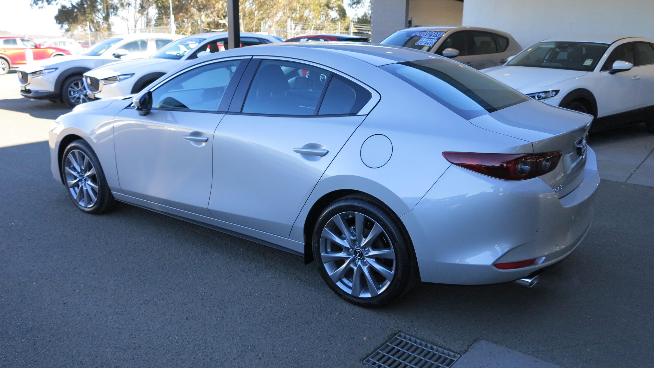 2026 Mazda 3 G20 Evolve Sedan 4dr SKYACTIV-Drive 6sp 2.0i - Image 5