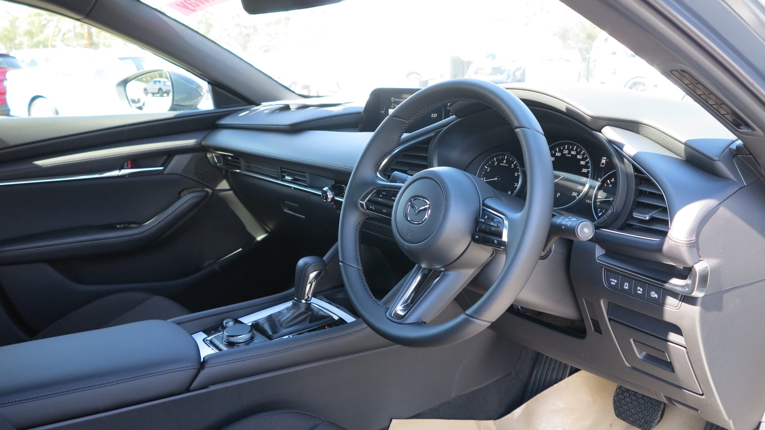 2025 Mazda 3 G20 Evolve Hatchback 5dr SKYACTIV-Drive 6sp 2.0i - Image 3