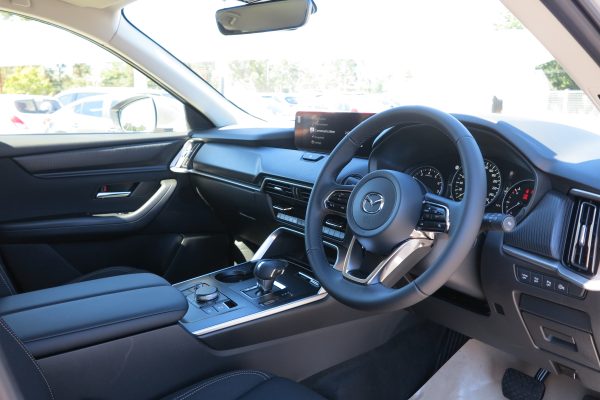 2025 Mazda CX-80 G40e Pure Wagon SKYACTIV-Drive 8sp i-ACTIV AWD 3.3T - Image 3