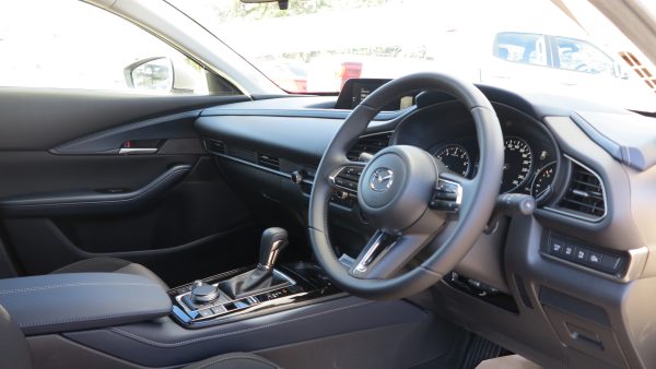2025 Mazda CX-30 G20 Pure Wagon SKYACTIV-Drive 6sp 2.0i - Image 3
