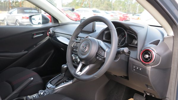 2025 Mazda 2 G15 Evolve Hatchback SKYACTIV-Drive 6sp 1.5i - Image 3
