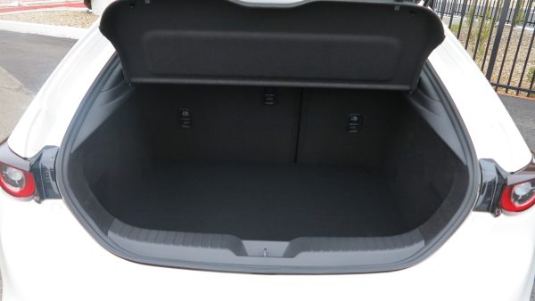 2025 Mazda 3 G20 Pure Hatchback SKYACTIV-Drive 6sp 2.0i - Image 8