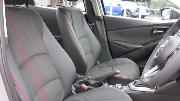 2025 Mazda 2 G15 GT Sedan SKYACTIV-Drive 6sp 1.5i - Image 7