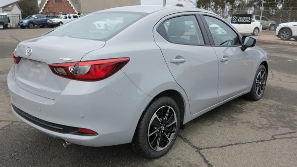 2025 Mazda 2 G15 GT Sedan SKYACTIV-Drive 6sp 1.5i - Image 2
