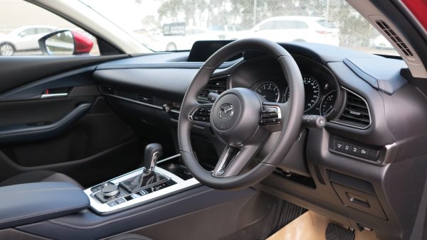 2025 Mazda CX-30 G20 Pure Wagon SKYACTIV-Drive 6sp 2.0i - Image 3