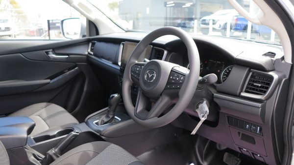 2025 Mazda BT-50 XT Utility Dual Cab Auto 6sp 4x2 3.0DT - Image 3