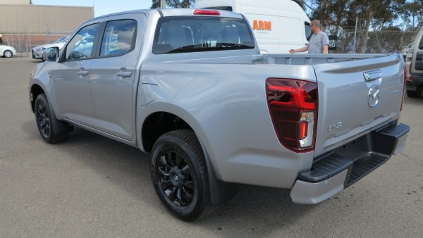2025 Mazda BT-50 XT Utility Dual Cab Auto 6sp 4x2 3.0DT - Image 5