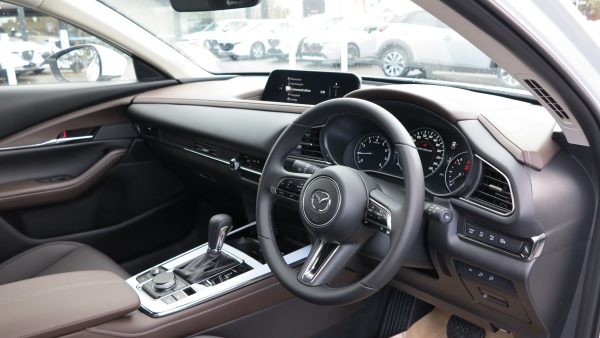 2025 Mazda CX-30 G20 Touring Wagon SKYACTIV-Drive 6sp 2.0i - Image 3