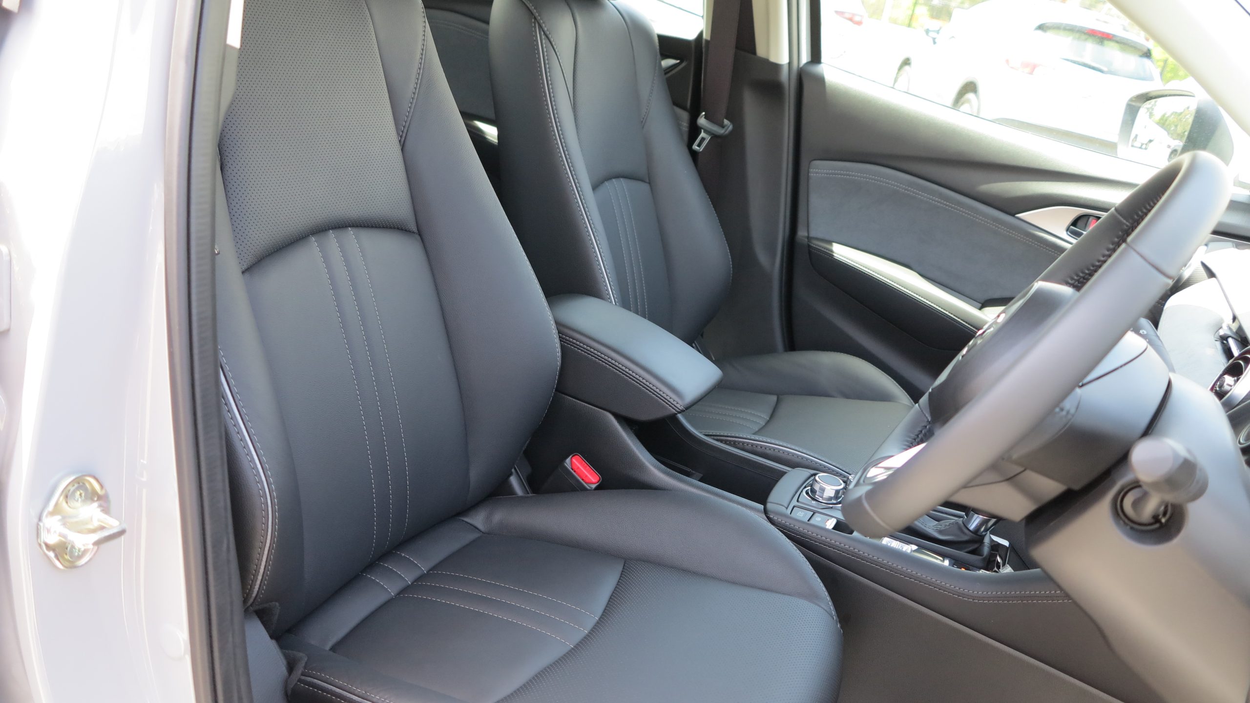 2025 Mazda CX-3 G20 Akari Wagon SKYACTIV-Drive 6sp FWD 2.0i - Image 8