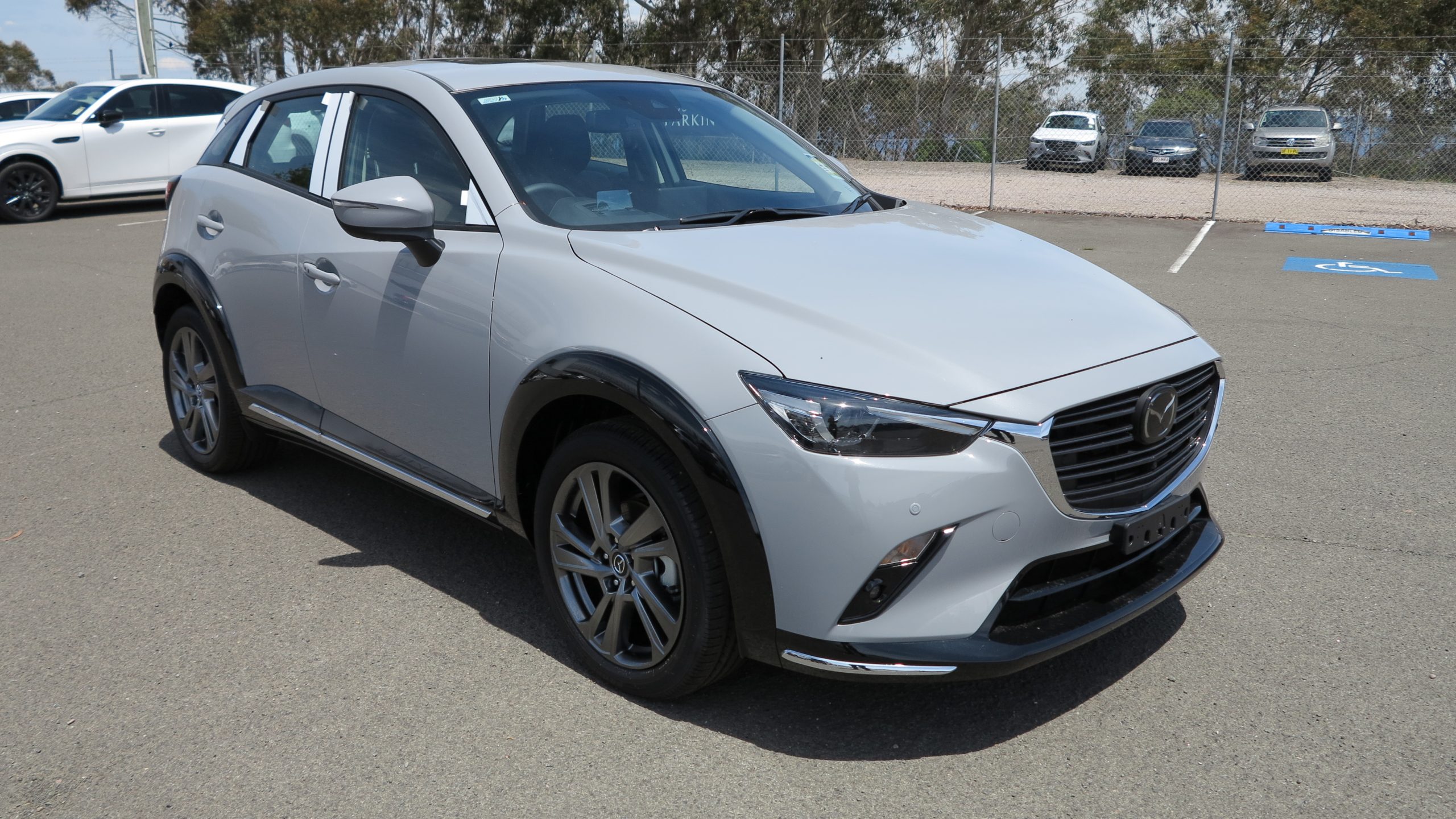 2025 Mazda CX-3 G20 Akari Wagon SKYACTIV-Drive 6sp FWD 2.0i - Image 4