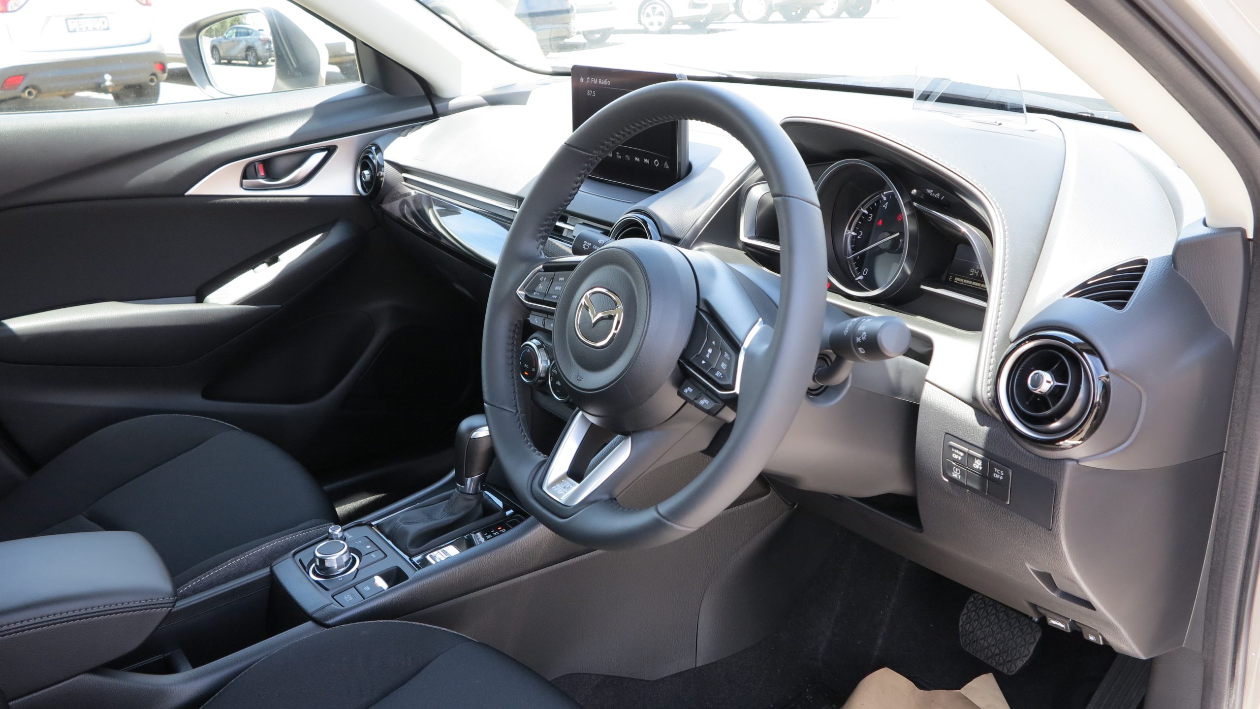 2025 Mazda CX-3 G20 Pure Wagon SKYACTIV-Drive 6sp FWD 2.0i - Image 3