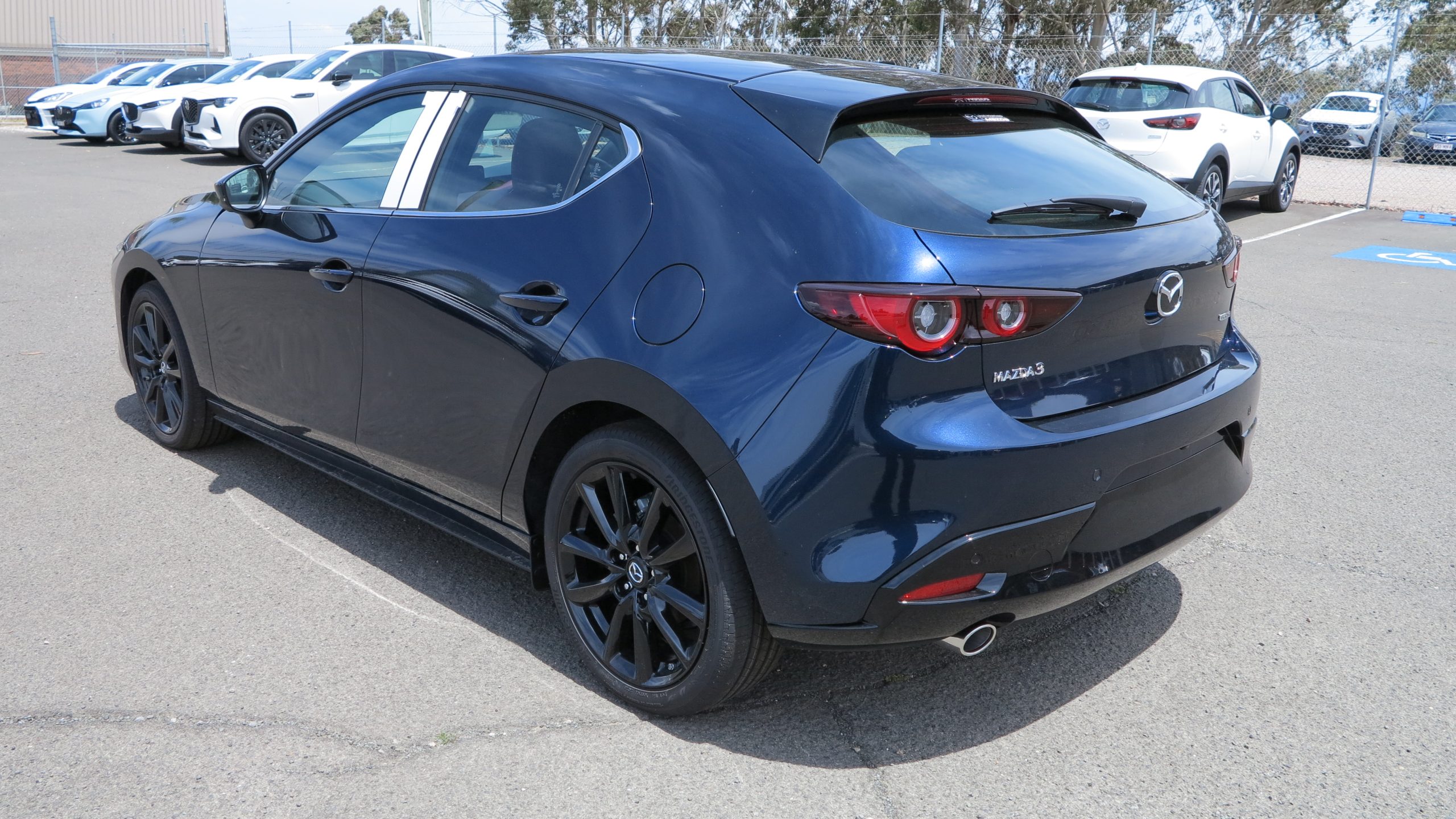 2025 Mazda 3 G25 Astina Hatchback 5dr SKYACTIV-Drive 6sp 2.5i - Image 5